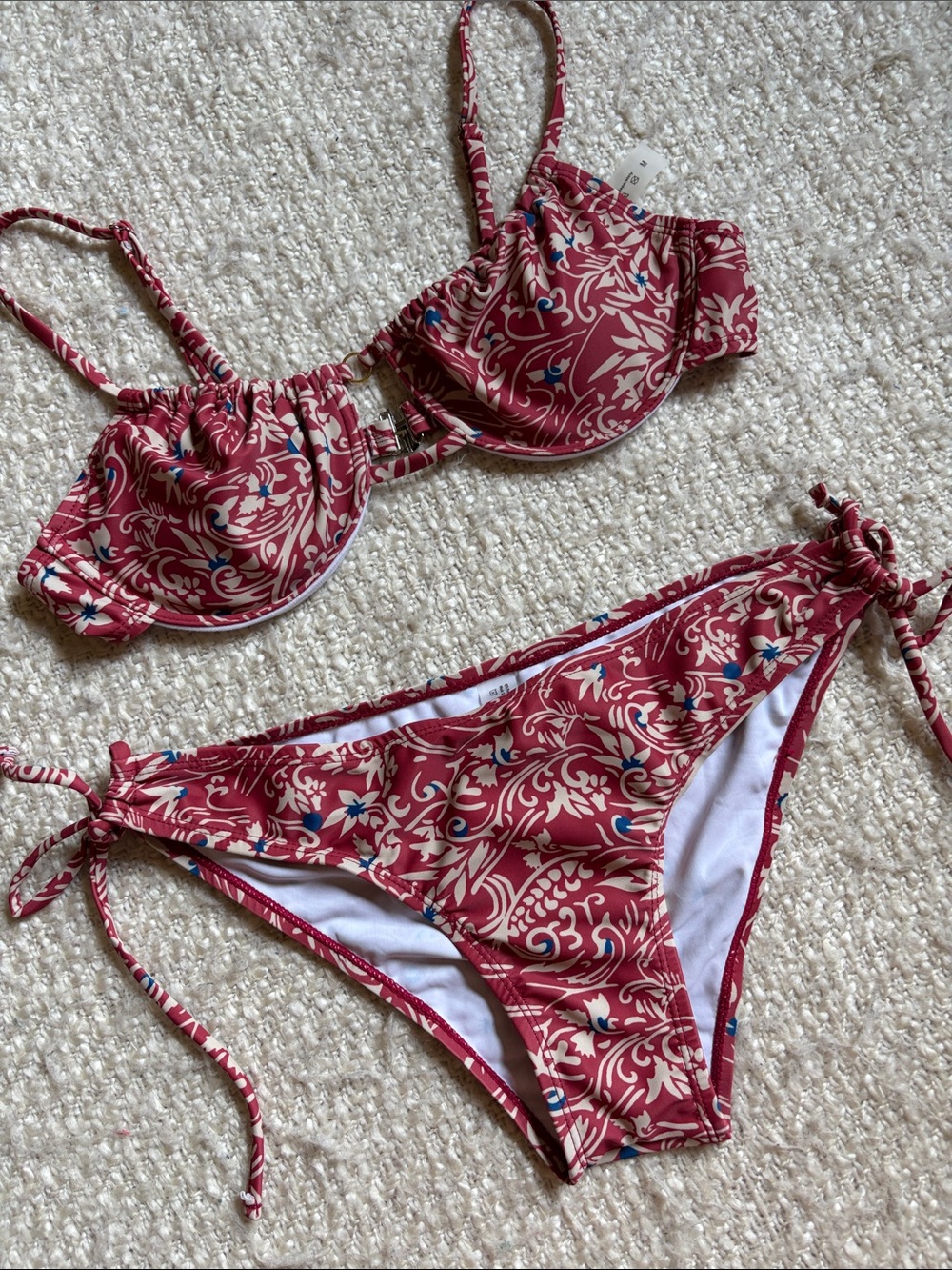 🥀 SHEIN WOMENS SIZE MEDIUM RED FLORAL BALCONETTE TOP BIKINI
